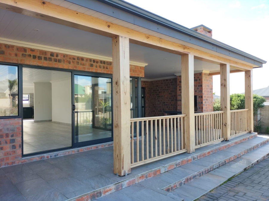 3 Bedroom Property for Sale in Stilbaai Wes Western Cape